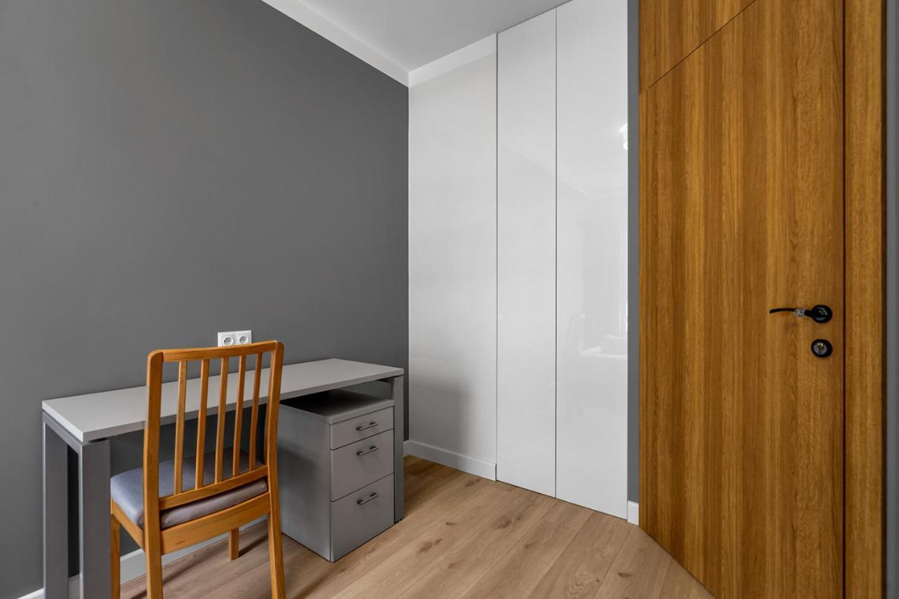 Lotnisko Chopina Modern Apartment Varşova Dış mekan fotoğraf