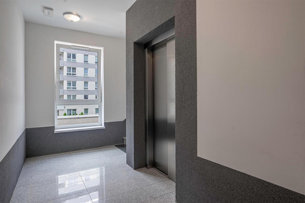 Lotnisko Chopina Modern Apartment Varşova Dış mekan fotoğraf